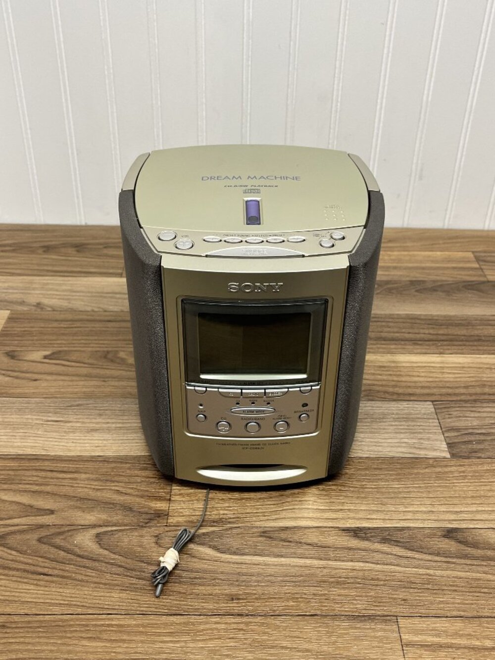 Sony ICF-CD863V Dream MACHINE CD Player/Alarm Clock/Radio - Tested Works Great!